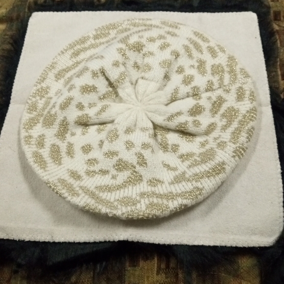 Calvin Klein Beret Style Hat Acrylic & Polyester One Size Fits Most - Picture 4 of 4